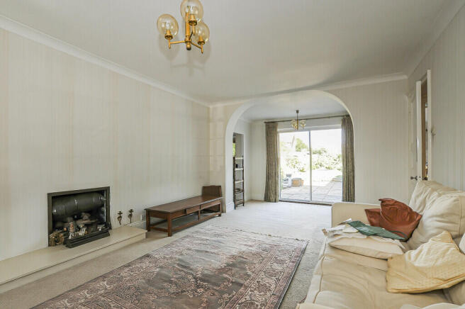 Sweetcroft Lane, North Hillingdon photo 3