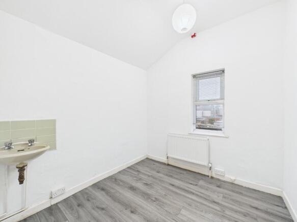 4 bed Terraced for sale Image 9