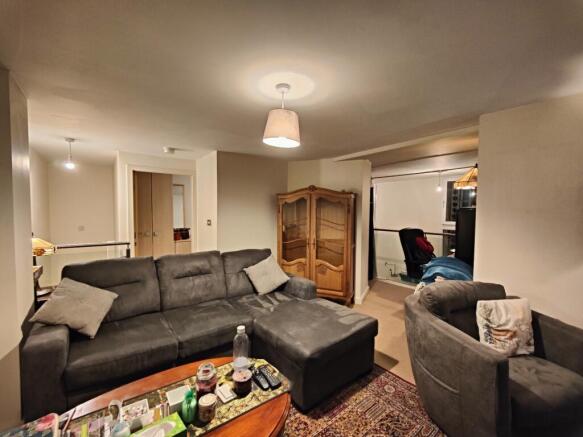 2 bed Flat to rent Image 5