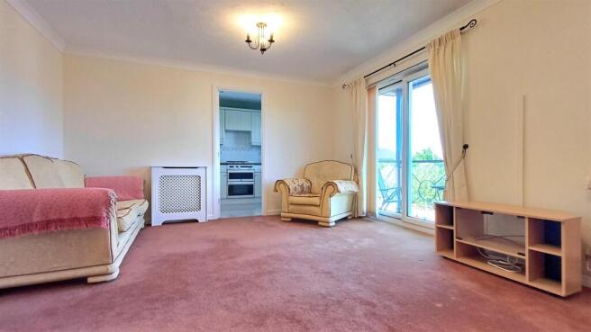 2 bed Flat to rent Image 4