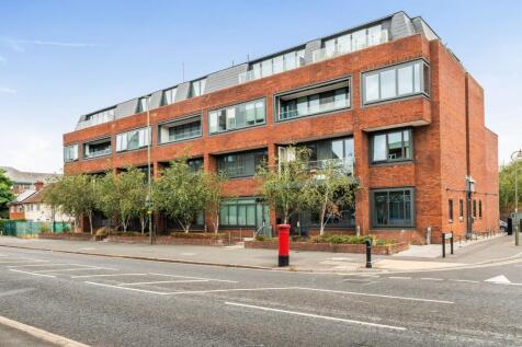 East Street, Epsom, KT17