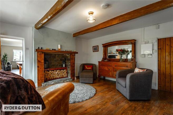 6 bed Detached for sale Image 4