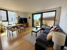 Flat 404, 6 Bannister House, Skippers Yard, London E3 2UY