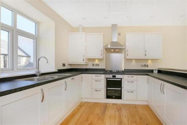 2 bed House to rent Image 4