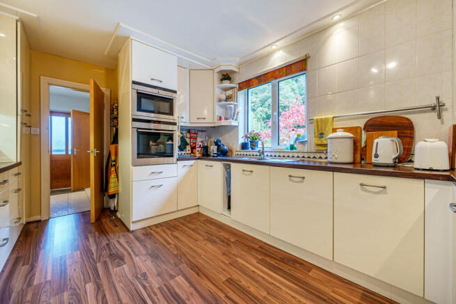 Kitchen/Breakfast...