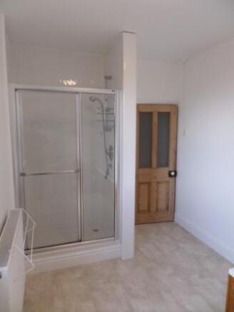 2 bed Terraced to rent Image 7