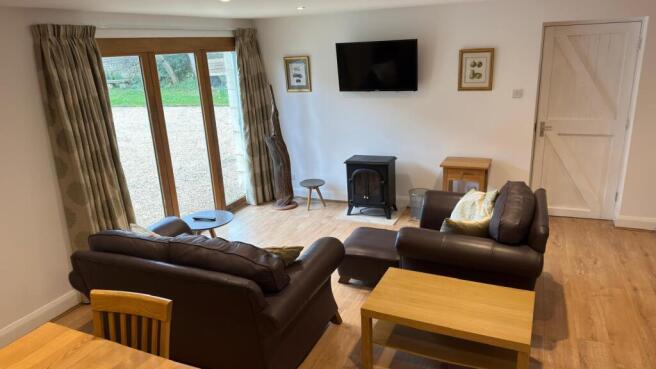 Lounge/Dining Room