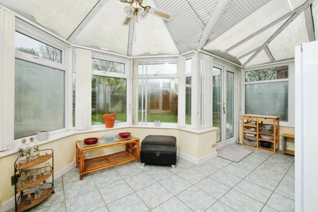 5 bed Semi-Detached for sale Image 7