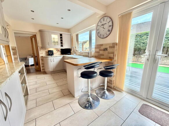 3 bed Link Detached House for sale Image 11