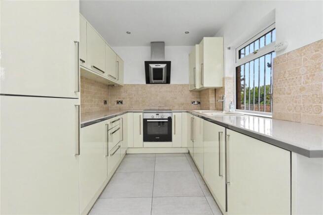 3 bed Terraced for sale Image 4