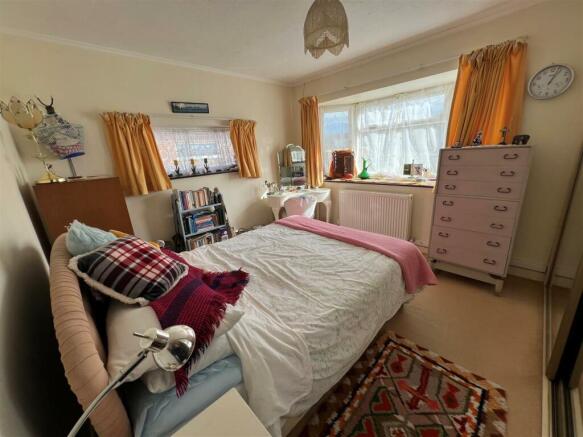 bed 1q.jpg