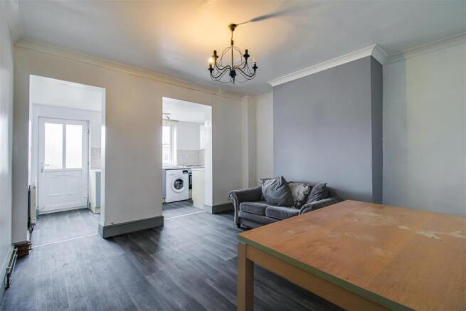 SITTING/DINING SITTING ROOM