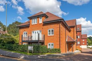 Flat 2, 3 Scotia Court, Station Road North, Redhill RH1 3GH