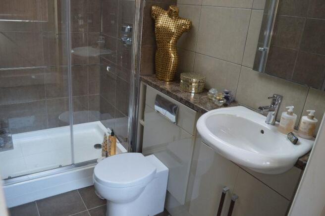 SHOWER ROOM