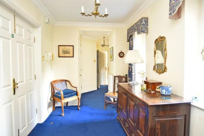 3 bed Flat for sale Image 5
