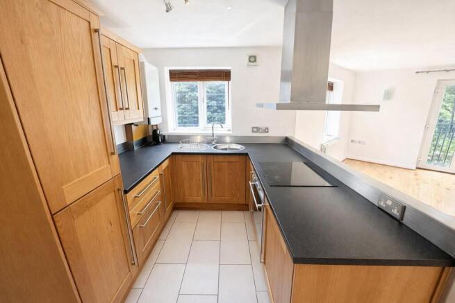 2 bed Flat for sale Image 4