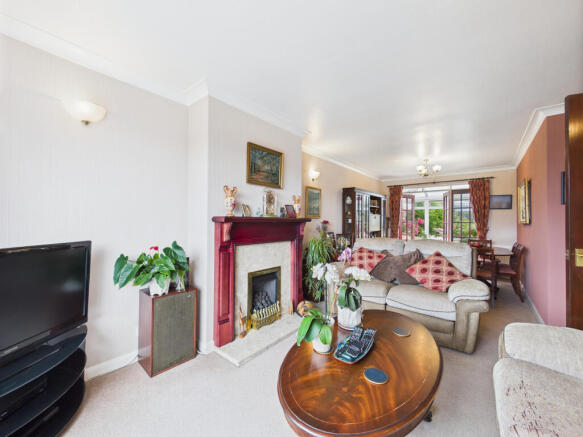 CAM01354G0-PR0562-STILL001