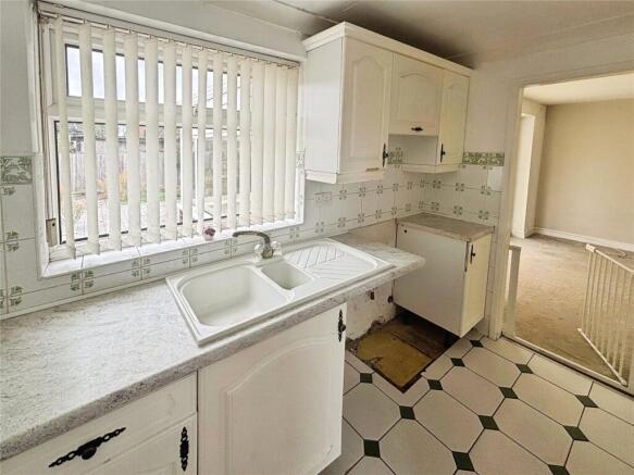3 bed Bungalow for sale Image 6