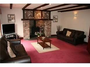 Lounge / Dining area to the rear