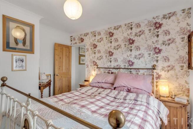 Attik 9 St Johns Road, Bungay NR35, 1DH (10).jpg
