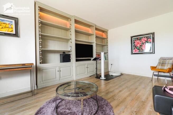 4 bed Semi-Detached for sale Image 6