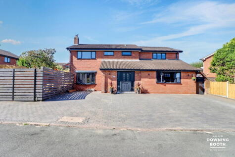 Trenance Close, Lichfield, WS14 9SJ - Six Bedroom Detached Home