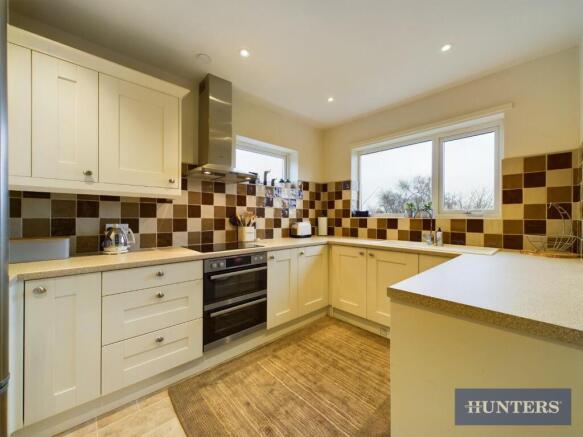 2 bed Apartment for sale Image 4