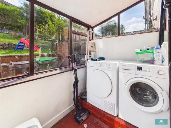 3 bed Terraced for sale Image 9