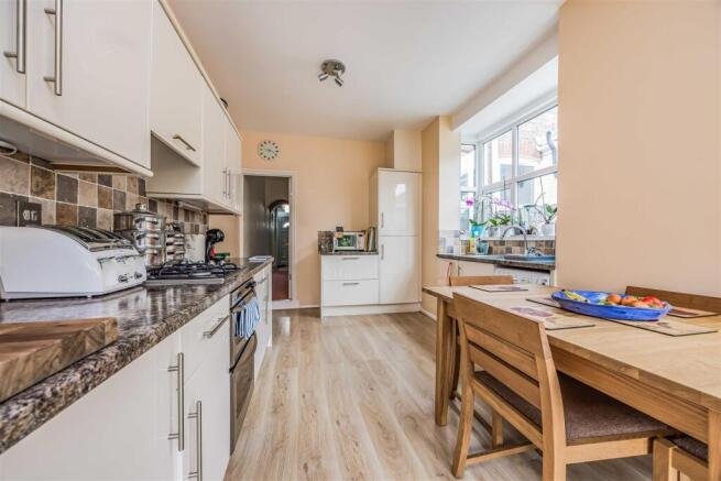 132 Eastfield Road, Southsea-Small-PorticoMarketin