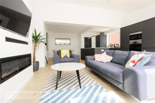 4 bed Semi-Detached for sale Image 9