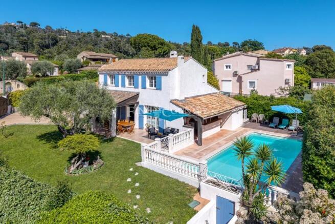 Close to amenities and schools