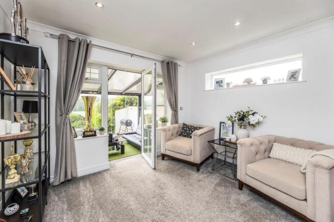 4 bed Semi-Detached for sale Image 8