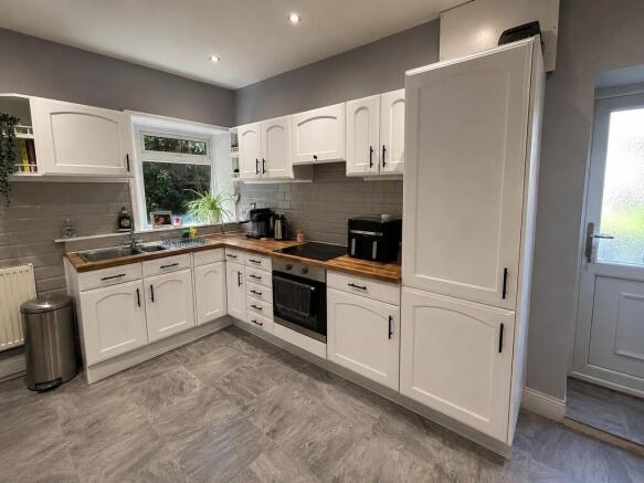 2 bed Semi-Detached for sale Image 6