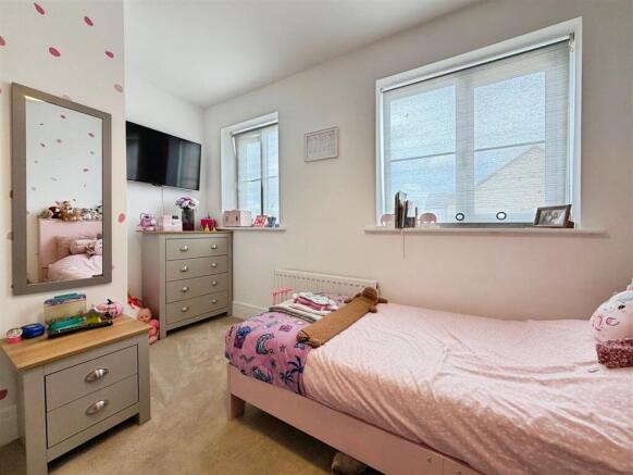 2 bed Semi-Detached for sale Image 11