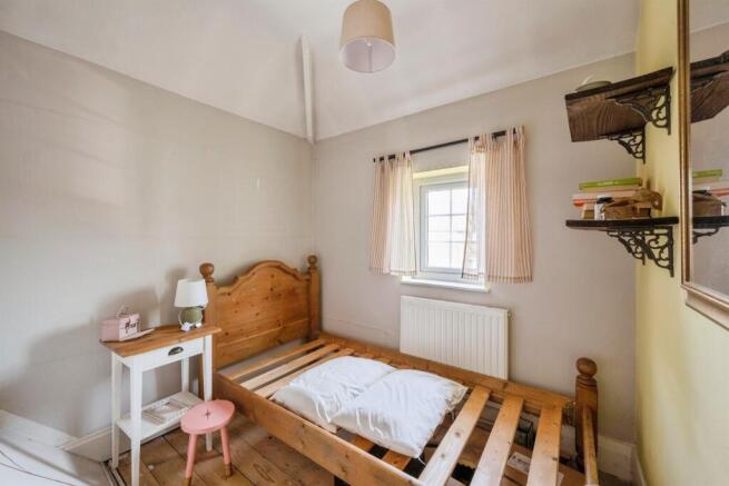 3 bed Semi-Detached for sale Image 9
