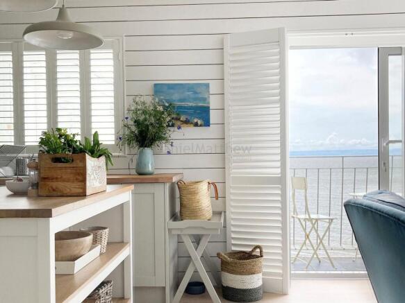 Kitchen/lounge