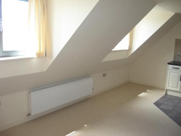 2 bed Flat to rent Image 4