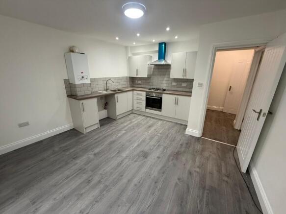 1 bed Flat to rent Image 3