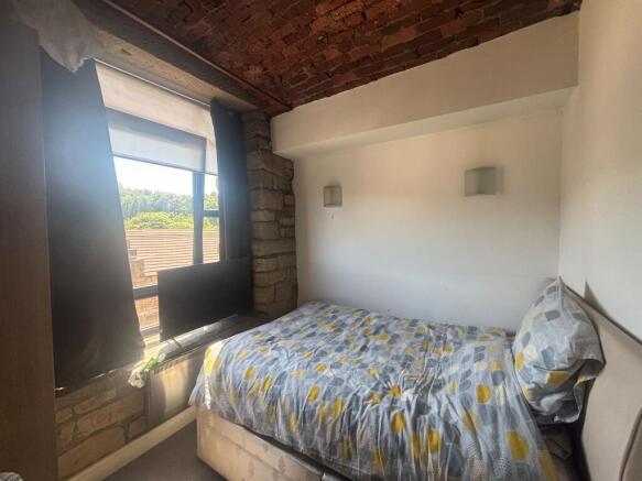 2 bed Apartment to rent Image 8