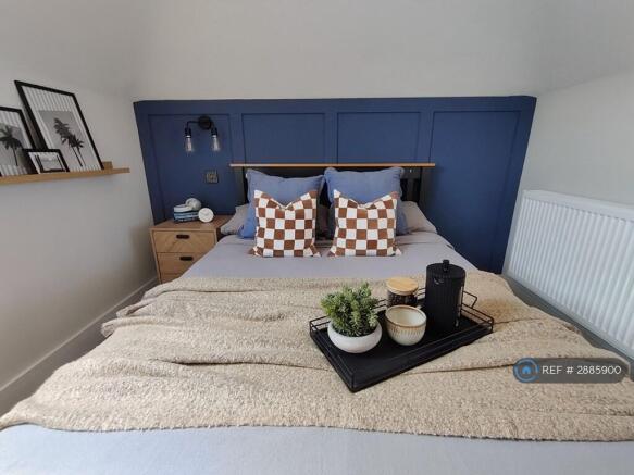 Room 6 - Ensuite Double - £745pcm