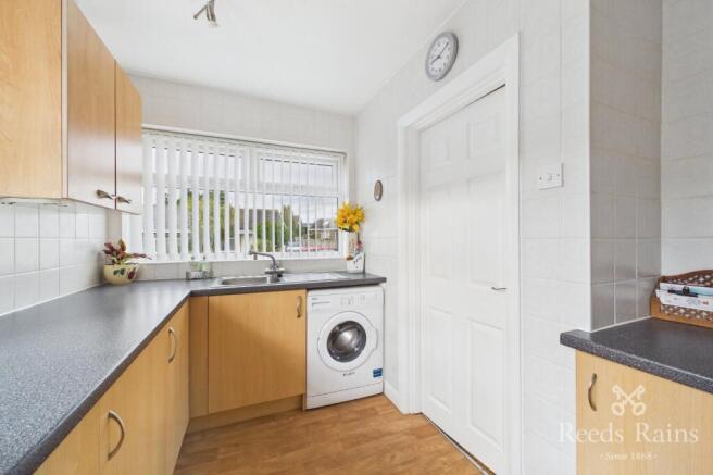 Larks Hill, Pontefract, West Yorkshire, WF8 photo 4