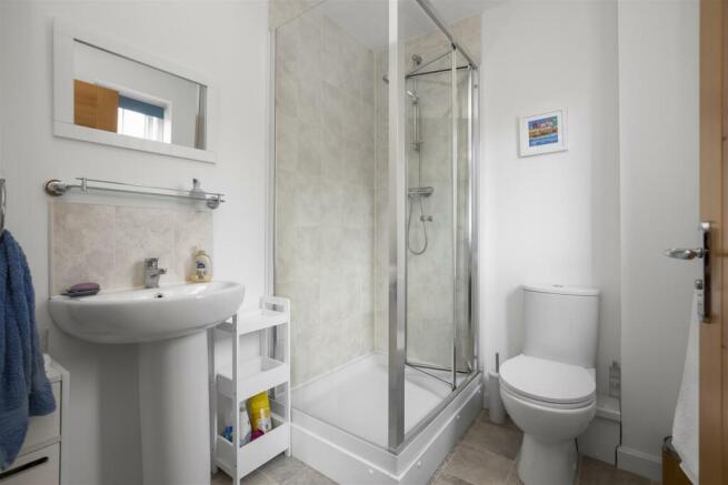 32 Wallace Crescent 17.jpg