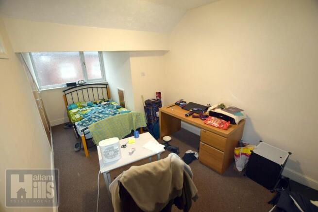 3 bed Terraced to rent Image 6