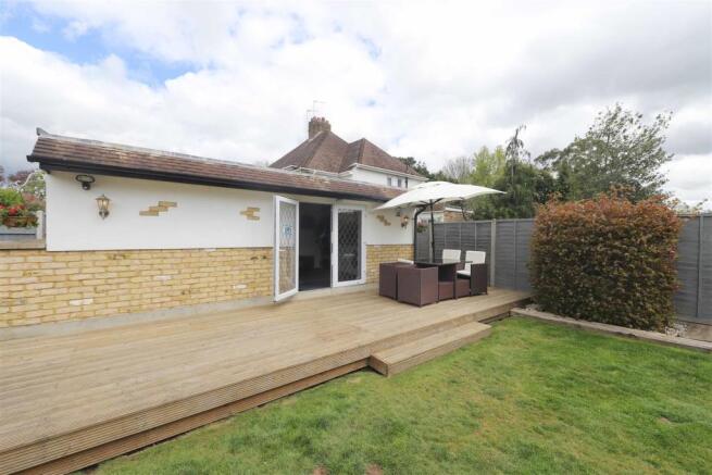 40 Swakeleys Drive (22).jpg