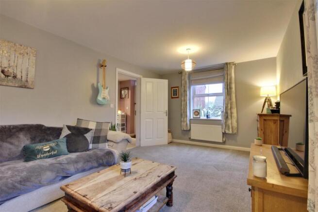 3 bed Detached for sale Image 4