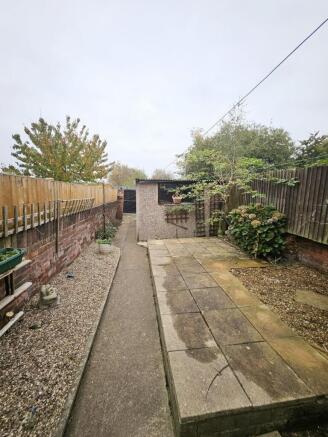 2 bed Terraced to rent Image 9