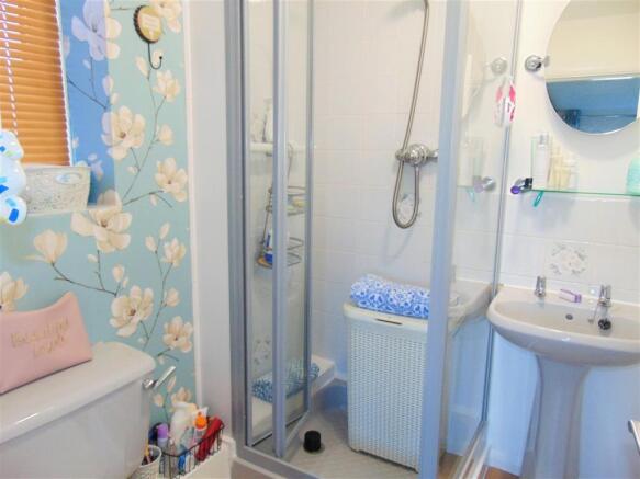 En-Suite Shower.JPG
