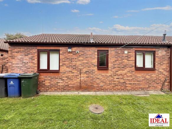 2 bed Semi-Detached Bungalow for sale Image 10