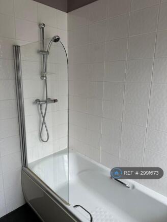 2 bed Terraced to rent Image 6