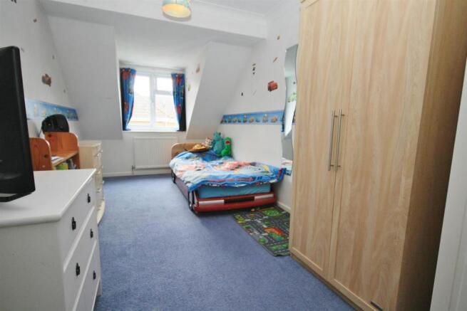 BEDROOM 2